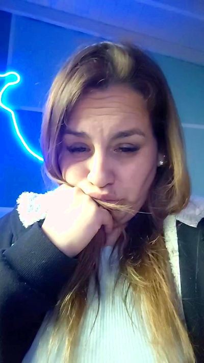 dulcinea1988 live cam on Cam4