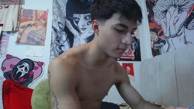 dylan_fun18 live cam on Cam4