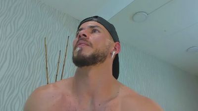 dylan_jacobx live cam on Cam4