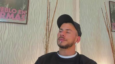 dylan_jacobx live cam on Cam4