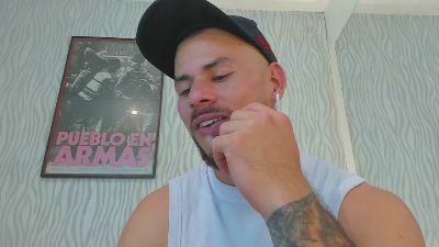 dylan_jacobx live cam on Cam4