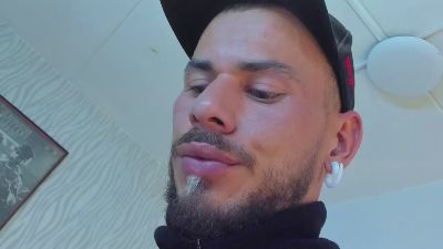 dylan_jacobx live cam on Cam4