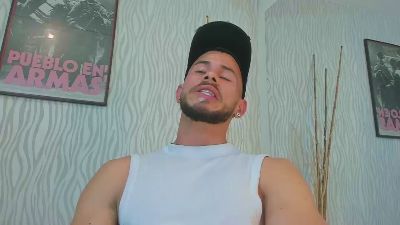 dylan_jacobx live cam on Cam4