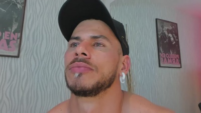 dylan_jacobx live cam on Cam4