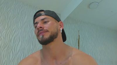 dylan_jacobx live cam on Cam4