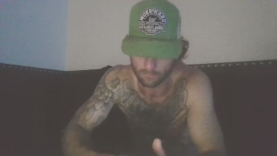dylannielsen32 live cam on Cam4