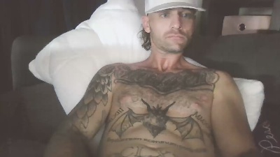 dylannielsen32 live cam on Cam4