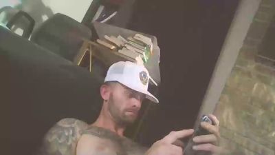 dylannielsen32 live cam on Cam4
