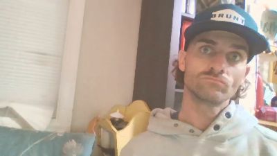 dylannielsen32 live cam on Cam4
