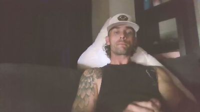 dylannielsen32 live cam on Cam4