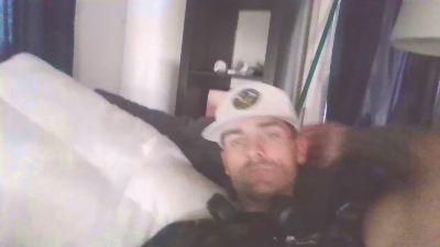 dylannielsen32 live cam on Cam4