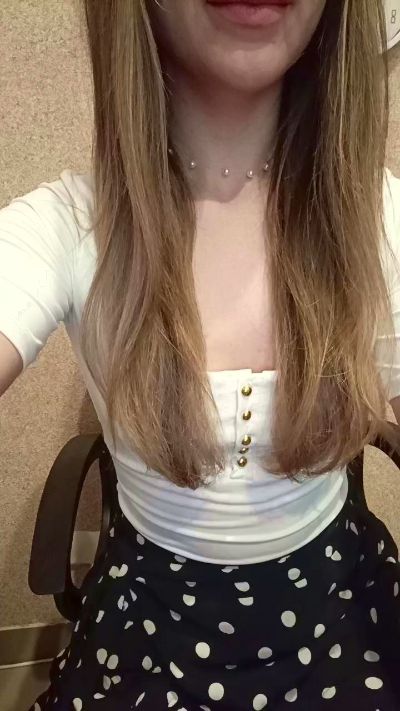 dzinblondi live cam on Cam4
