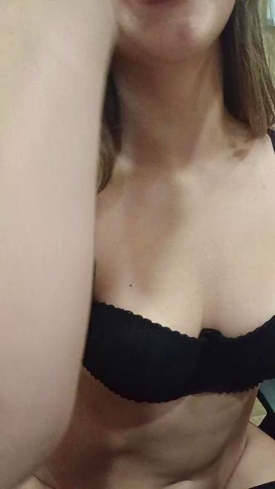 dzinblondi live cam on Cam4