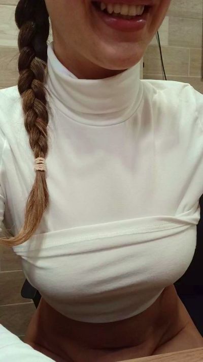 dzinblondi live cam on Cam4