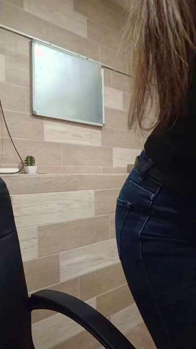 dzinblondi live cam on Cam4