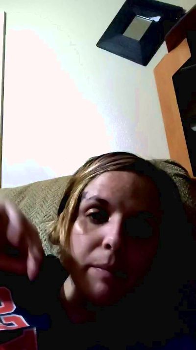 eazy_breezy live cam on Cam4