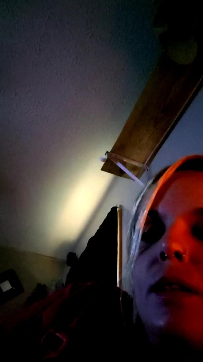 eazy_breezy live cam on Cam4