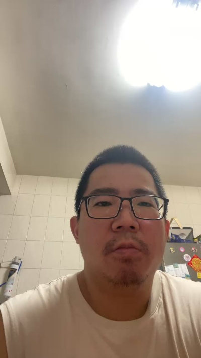 edgemebear6969 live cam on Cam4