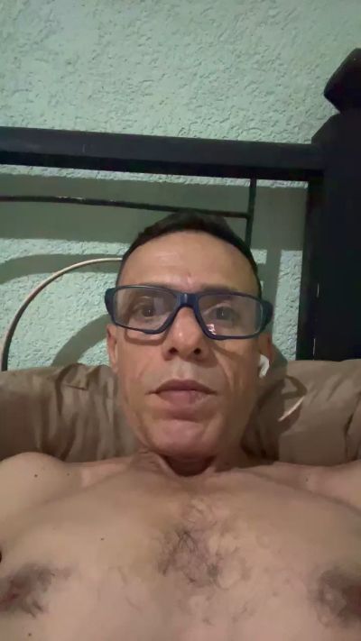 edsonc2 live cam on Cam4