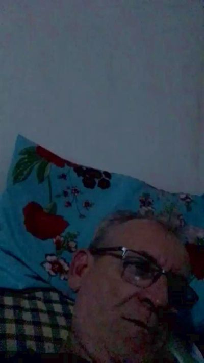 edumarcolino4 live cam on Cam4