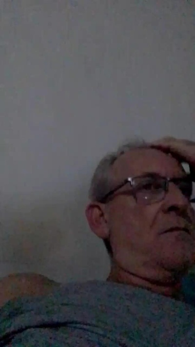 edumarcolino4 live cam on Cam4