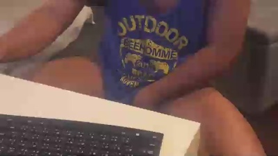 edward_top live cam on Cam4