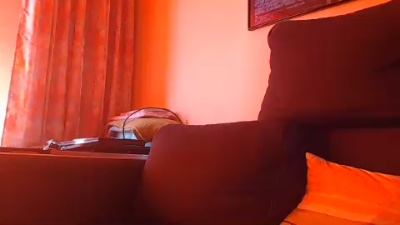 elaundtom1 live cam on Cam4