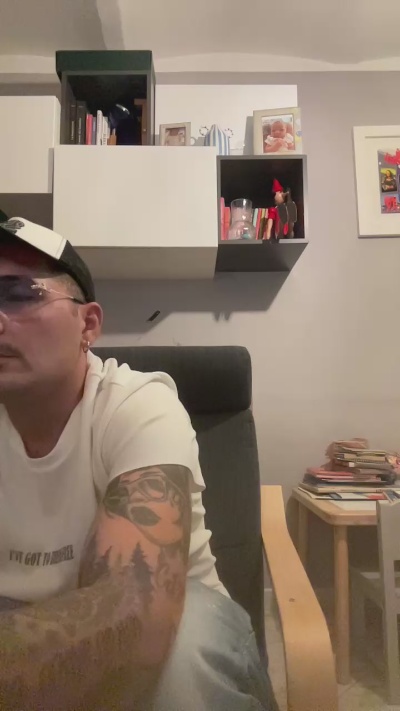 eldiablo3 live cam on Cam4