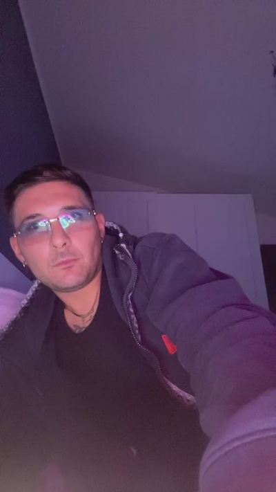 eldiablo3 live cam on Cam4