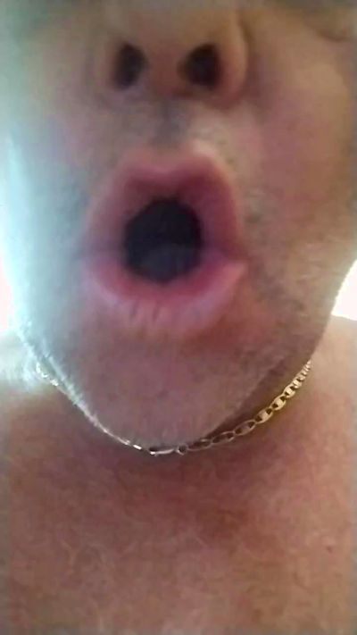 electricman2024 live cam on Cam4