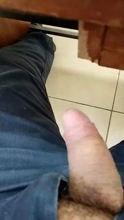 electricman2024 live cam on Cam4