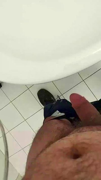 electricman2024 live cam on Cam4