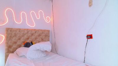 elemental_hot live cam on Cam4