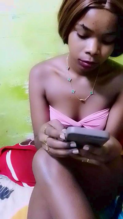 elia220 live cam on Cam4