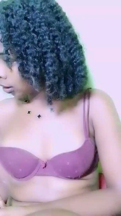 elia220 live cam on Cam4