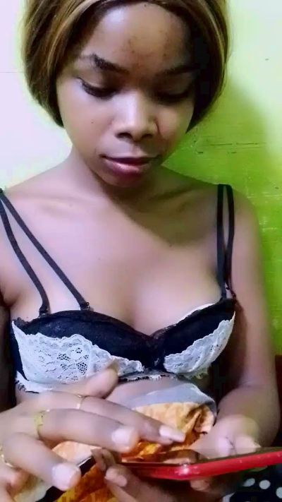 elia220 live cam on Cam4