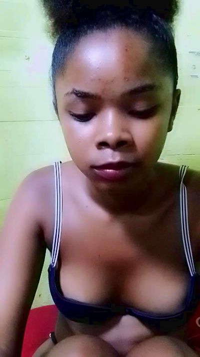 elia220 live cam on Cam4