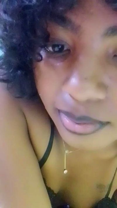 elia220 live cam on Cam4