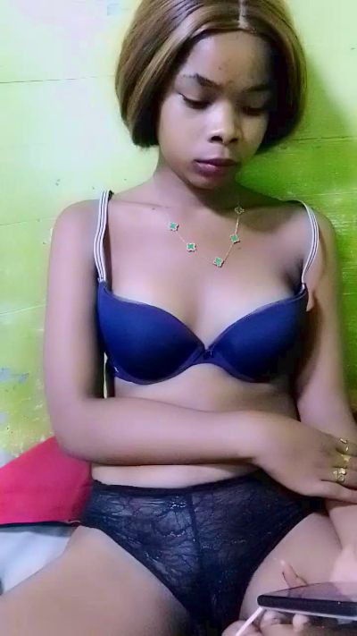 elia220 live cam on Cam4