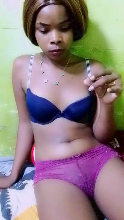 elia220 live cam on Cam4