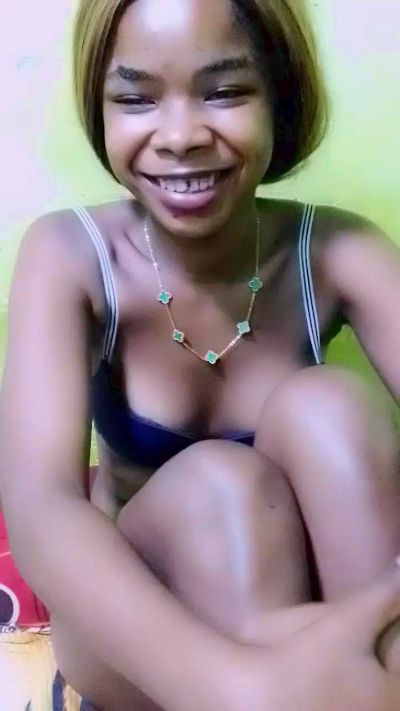 elia220 live cam on Cam4