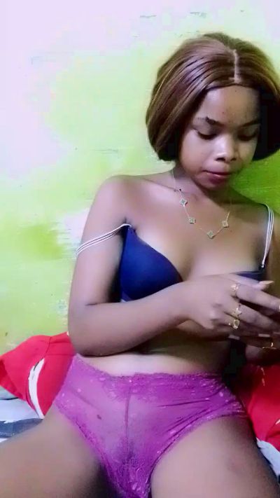 elia220 live cam on Cam4