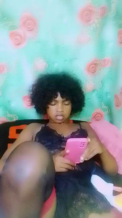 elia220 live cam on Cam4