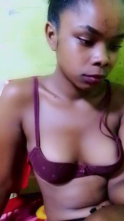 elia220 live cam on Cam4