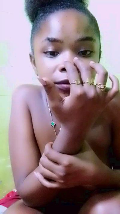 elia220 live cam on Cam4