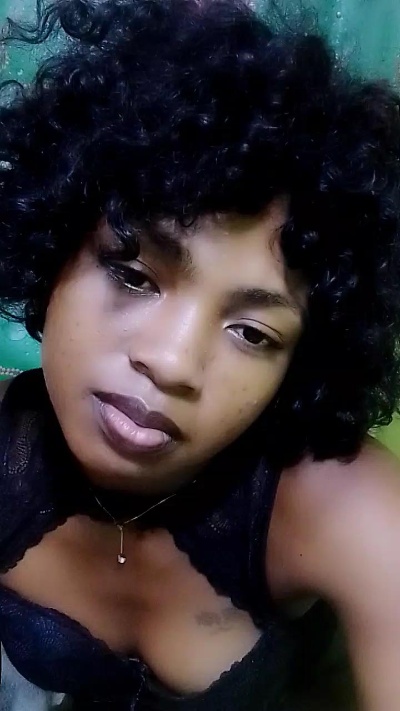 elia220 live cam on Cam4