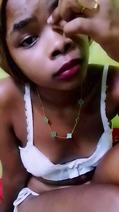 elia220 live cam on Cam4
