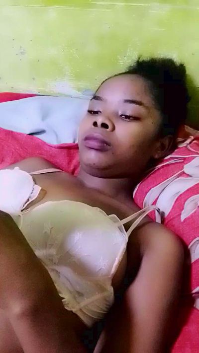 elia220 live cam on Cam4