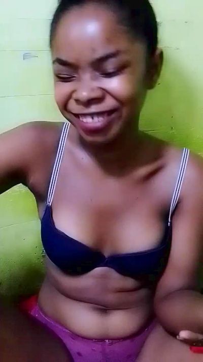 elia220 live cam on Cam4