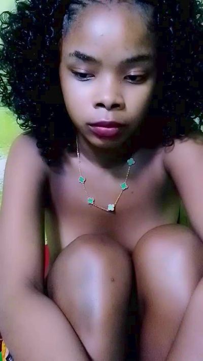 elia220 live cam on Cam4